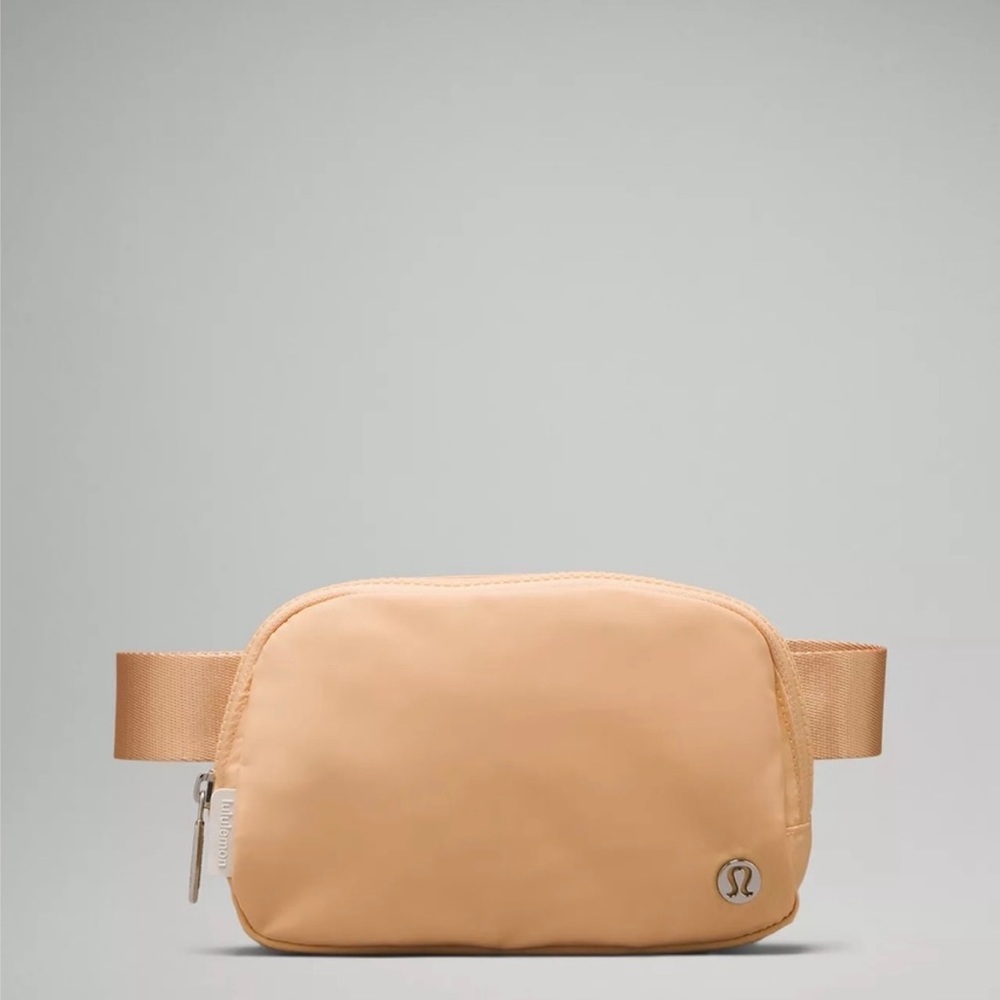 Lululemon Everywhere Belt Bag 1L- Summer Glow